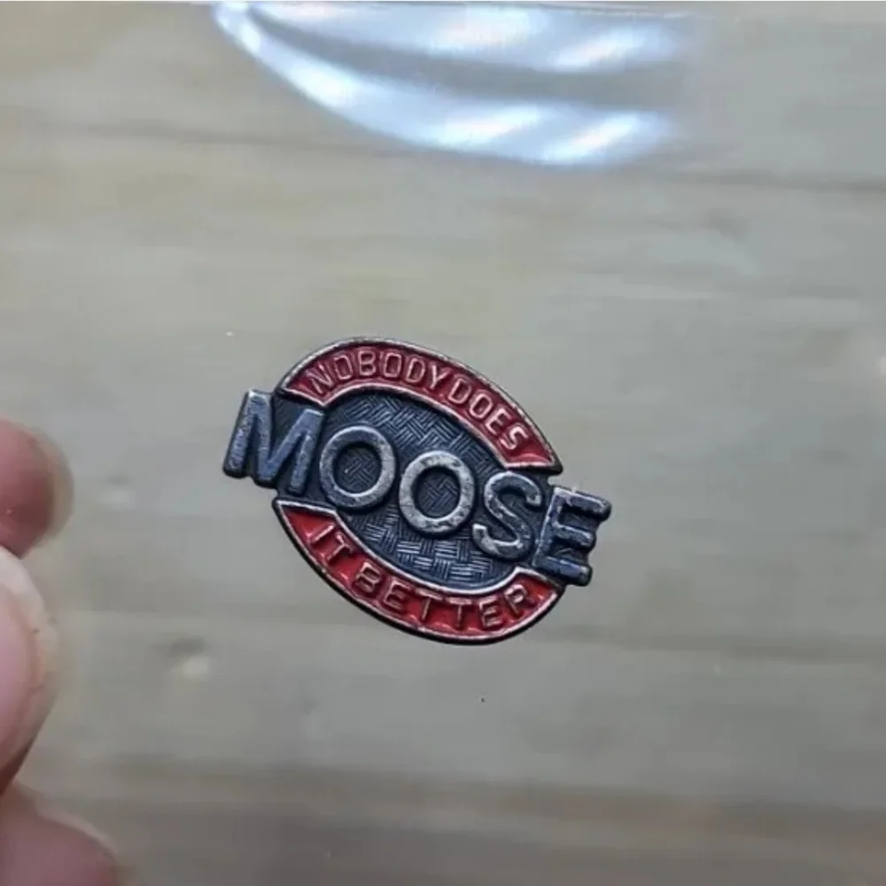 Moose Nobody Does It Better silver tone Lapel Hat Vest Pin Souvenir logo - Picture 2 of 4